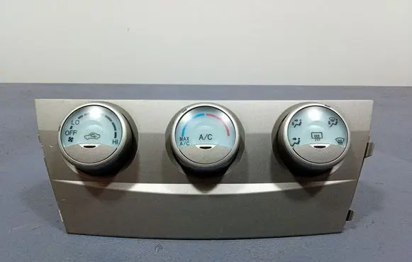 Toyota Camry Climate control unit 5690006161B