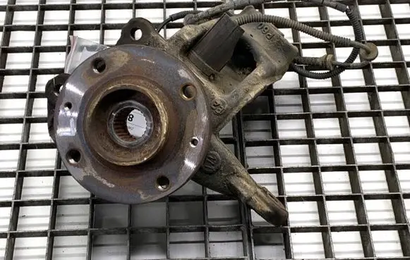 Peugeot 2008 I Front wheel hub spindle knuckle 