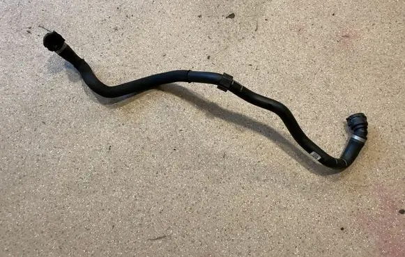 BMW 3 G20 G21 Engine coolant pipe/hose 8654864