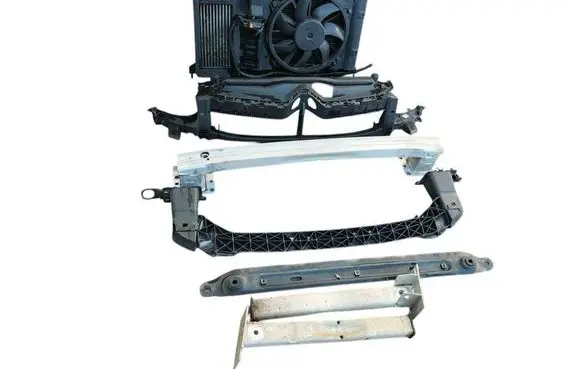 Citroen C4 II Radiator support slam panel brak