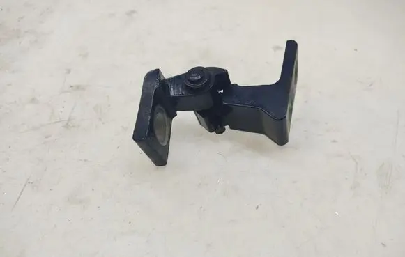 Volkswagen Golf VI Front door upper hinge 5N0831401