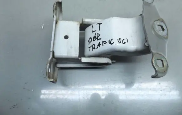 Opel Vivaro Front door lower hinge 