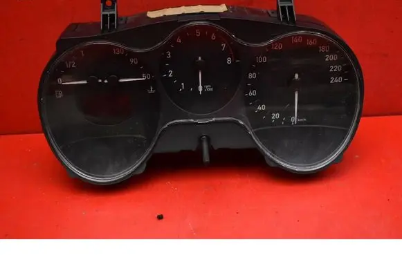 Seat Altea XL Speedometer (instrument cluster) 5P0920822D