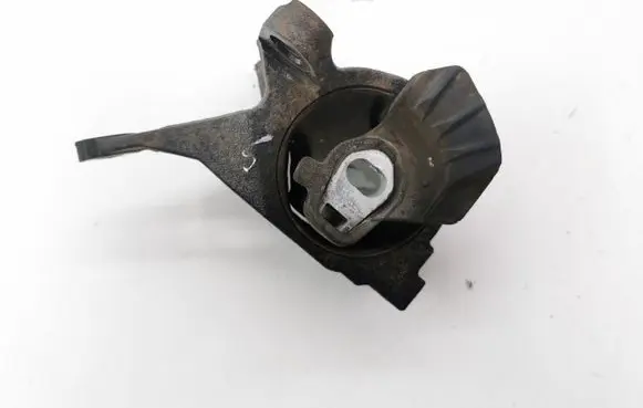 Mazda CX-5 Engine mount bracket