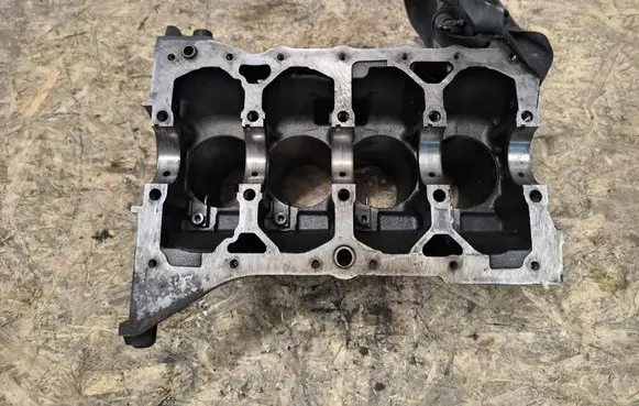 Renault Master II Engine block 8200513042