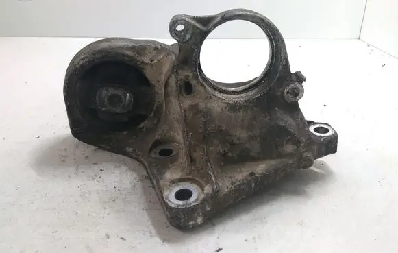 Ford Focus Engine mount bracket 96193563