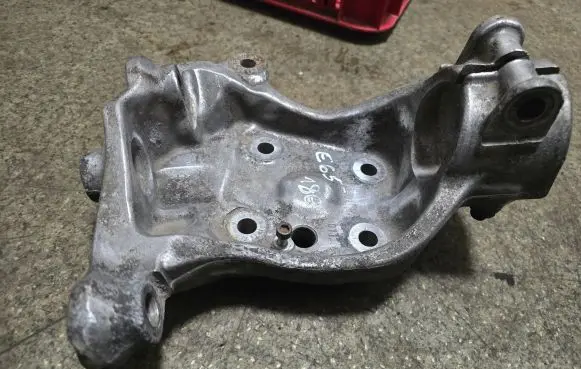 BMW 7 E65 E66 Front wheel hub 6753461