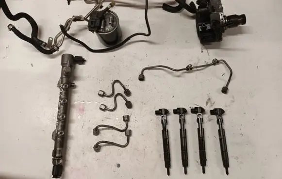 Mercedes-Benz C W204 Fuel injection system set A6510704987 28297640 0404136HFE