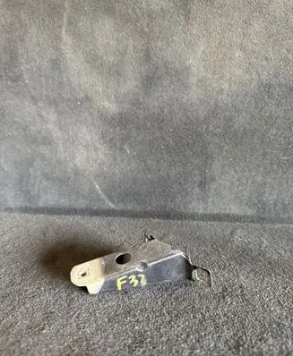 BMW 4 F36 Gran coupe Fender mounting bracket