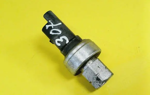 Air conditioning (A/C) pressure sensor