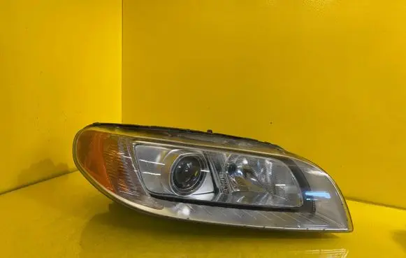 Volvo XC70 Headlight/headlamp 313214348