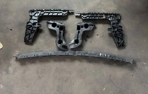 Audi A6 S6 C8 4K Rear bumper mounting bracket 4K9807458
