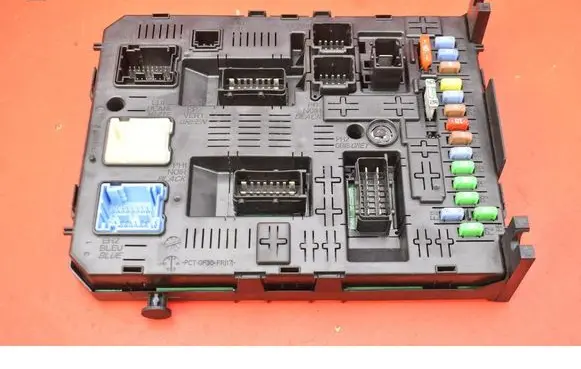 Citroen C5 Fuse box set 9812189980