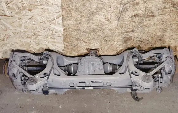 Porsche Panamera (970) Rear axle beam with reductor 970331151 156121