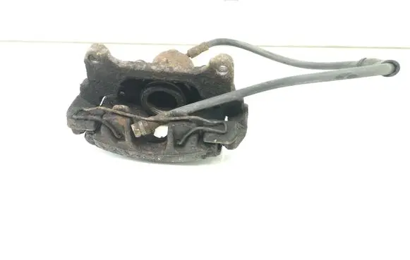 Volkswagen PASSAT B6 Front brake caliper 582