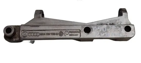 Volkswagen Touran I Engine mounting bracket 06A129723Q