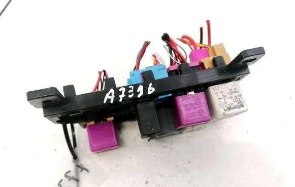 Audi A6 S6 C6 4F Fuse box set 4F0937503