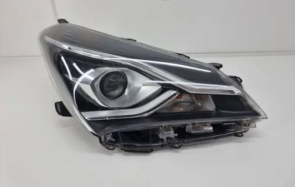Toyota Yaris Headlight/headlamp