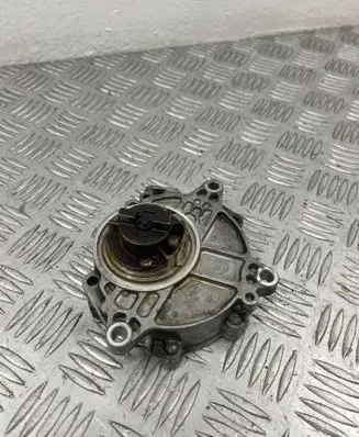 BMW 1 E81 E87 Vacuum pump 7547024