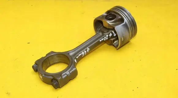 Renault Clio IV Piston with connecting rod 72L71