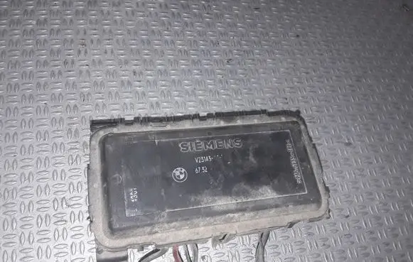 BMW 5 E39 Coolant fan relay C23303A143C502