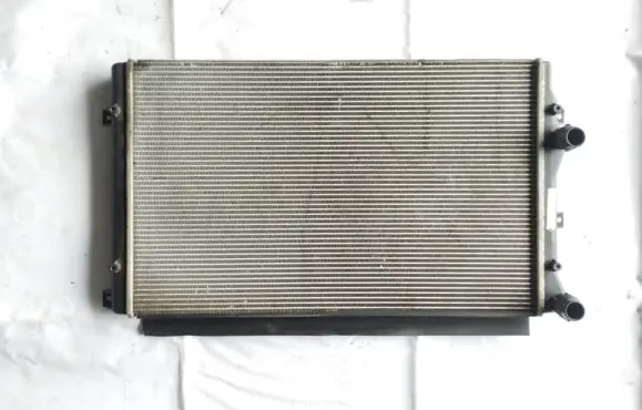 Skoda Octavia Mk2 (1Z) Coolant radiator 1K0121251AT