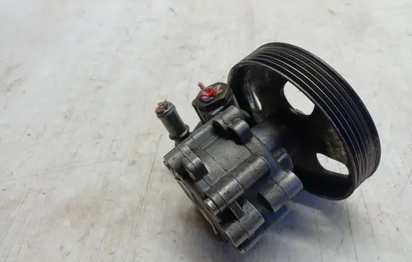 Peugeot 607 Power steering pump 9636086680 7617955502