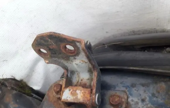 Mazda 626 Front door upper hinge
