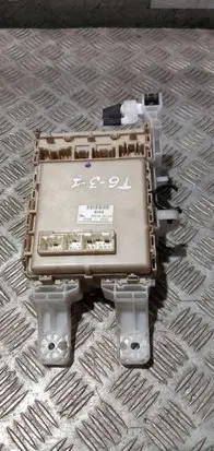 Toyota RAV 4 (XA30) Fuse module 8273042350 T631