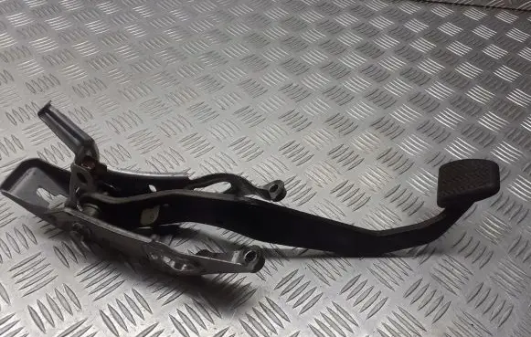 Toyota Corolla E140 E150 Clutch pedal 