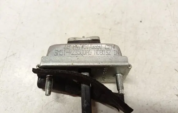 Ford C-MAX I Front door check strap stopper