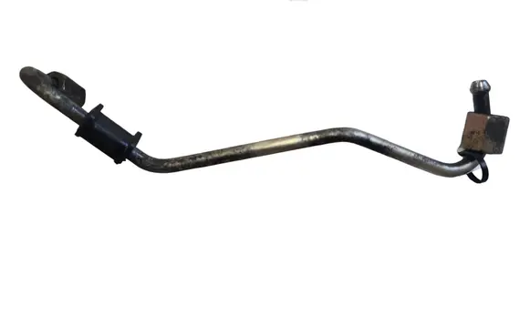 Hyundai Santa Fe Fuel injector supply line/pipe 