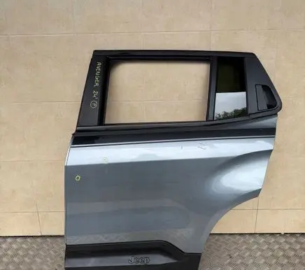 Jeep Avenger Rear door