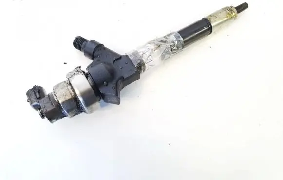 Opel Mokka Fuel injector 55567729