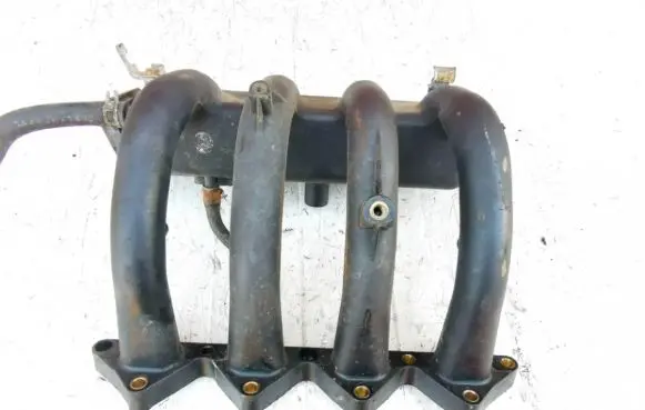 Hyundai Accent Intake manifold