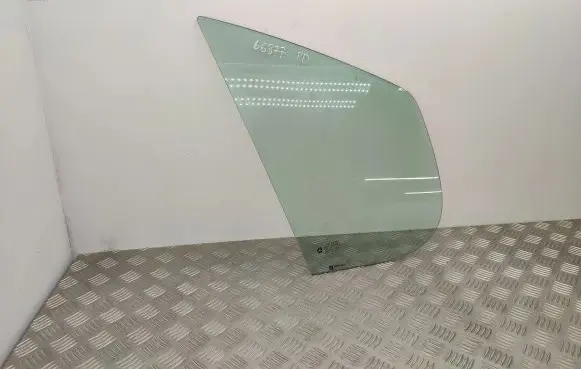Opel Vivaro Front door vent window glass four-door 43R00049