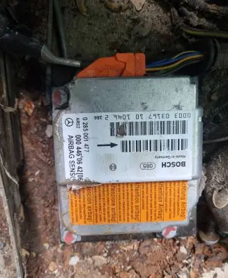 Mercedes-Benz Sprinter W901 W902 W903 W904 Airbag control unit/module 0004460642 0285001477