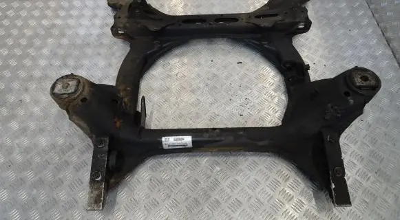 Audi Q7 4L Front subframe 7L0400025