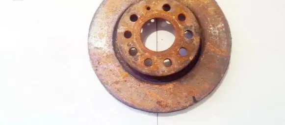 Volkswagen Jetta V Front brake disc ventiliuojamas