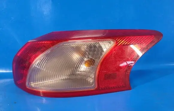 Mitsubishi Lancer VIII Boot/trunk interior light 8330A280