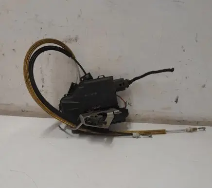 Audi A6 S6 C5 4B Front door lock