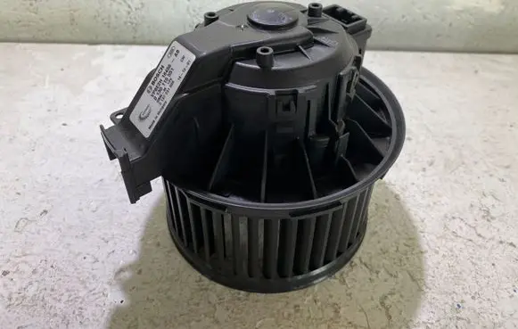 Ford Fiesta Heater fan/blower 0130115551 8456AR 3137231000