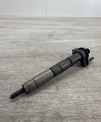 BMW 5 F10 F11 Fuel injector 8508153