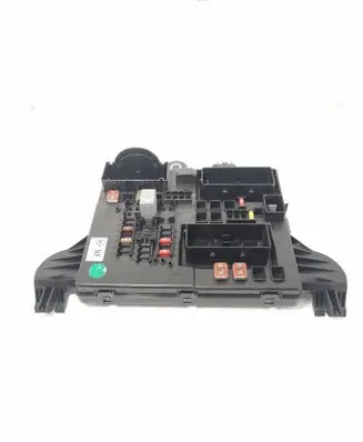 Opel Insignia A Fuse module 1327732203