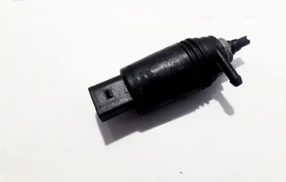 BMW 5 E39 Windscreen/windshield washer pump 67128377612