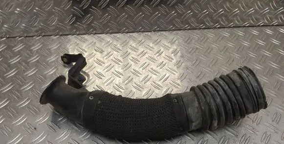 Air intake hose/pipe