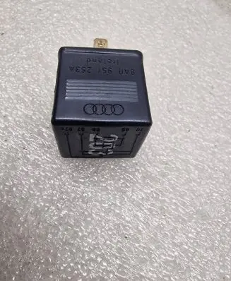 Audi A8 S8 D2 4D Other relay 8A0951253A