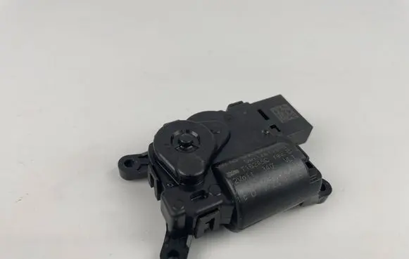 Volkswagen PASSAT B9 Air flap motor/actuator 5WA907511C