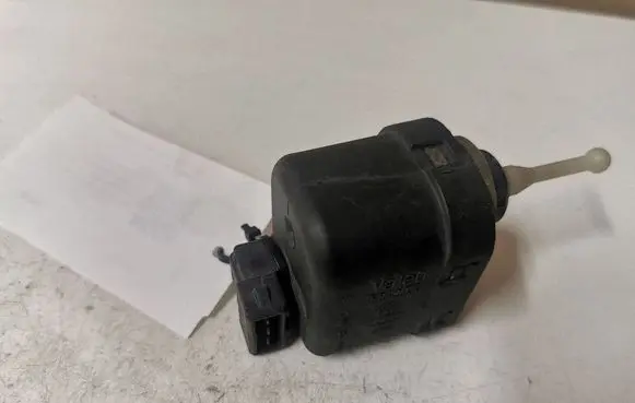 Audi A4 S4 B5 8D Headlight level adjustment motor 6K5941295