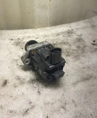 Opel Insignia A EGR valve 55566052